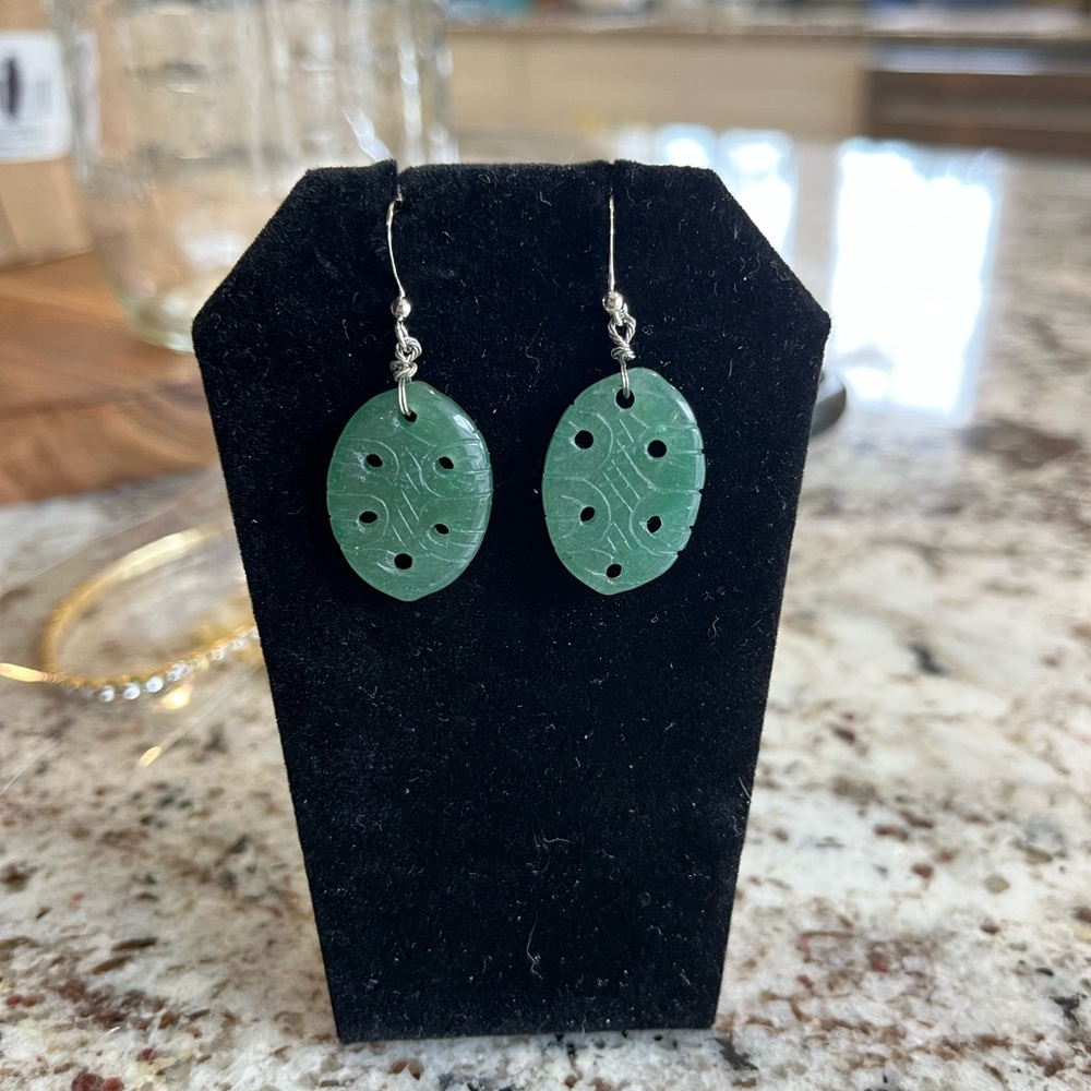 Vintage Hand Carved Jade Earrings Silver Tone Wire